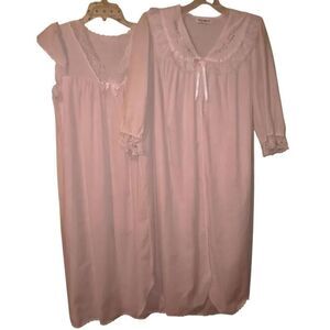 VTG APOSTROPHE Pink Peignoir Set Nightgown and Long sleeved Robe Set lace edging